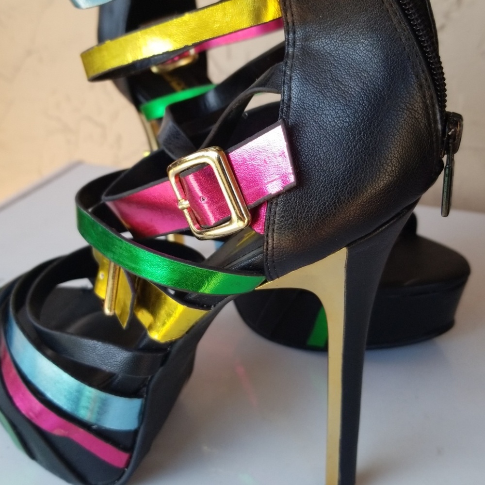 Heels - Picture 2 of 3
